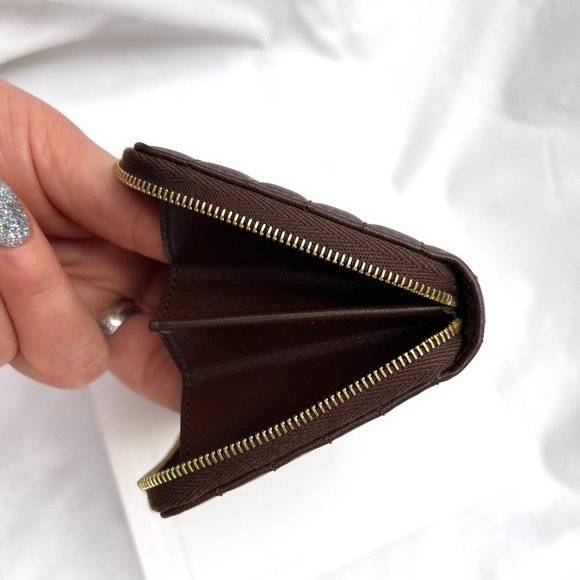 AUC $590 Celine C-Charm Quilted CALFSKIN Compact Zip Wallet New in the box - Picture 15 of 16